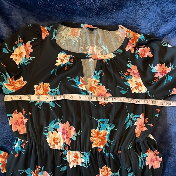 Torrid Mini Stretch Challis Aline Dress in Black and Florals Torrid size 0 US 12 - Picture 9 of 15